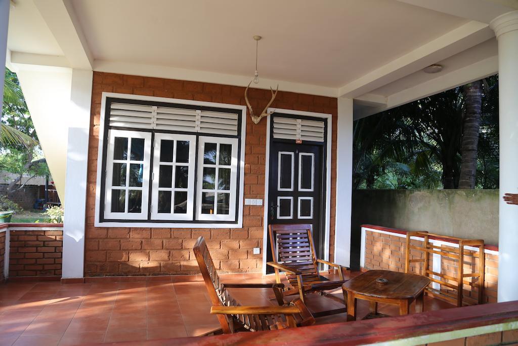 Lonely Beach Resort Tangalle Exterior photo