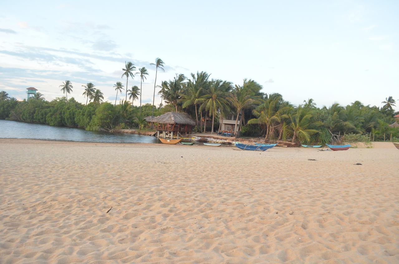 Lonely Beach Resort Tangalle Exterior photo
