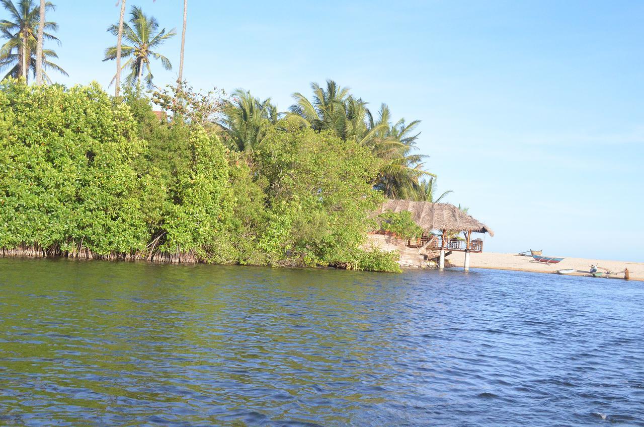 Lonely Beach Resort Tangalle Exterior photo